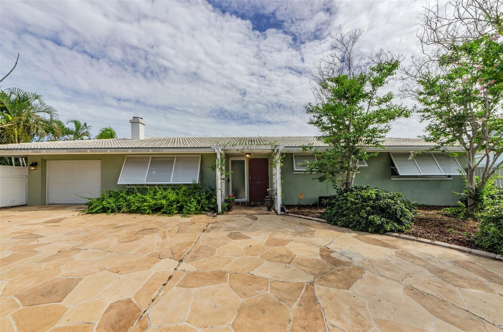 Property Photo: 201 78th Avenue N FL 33702