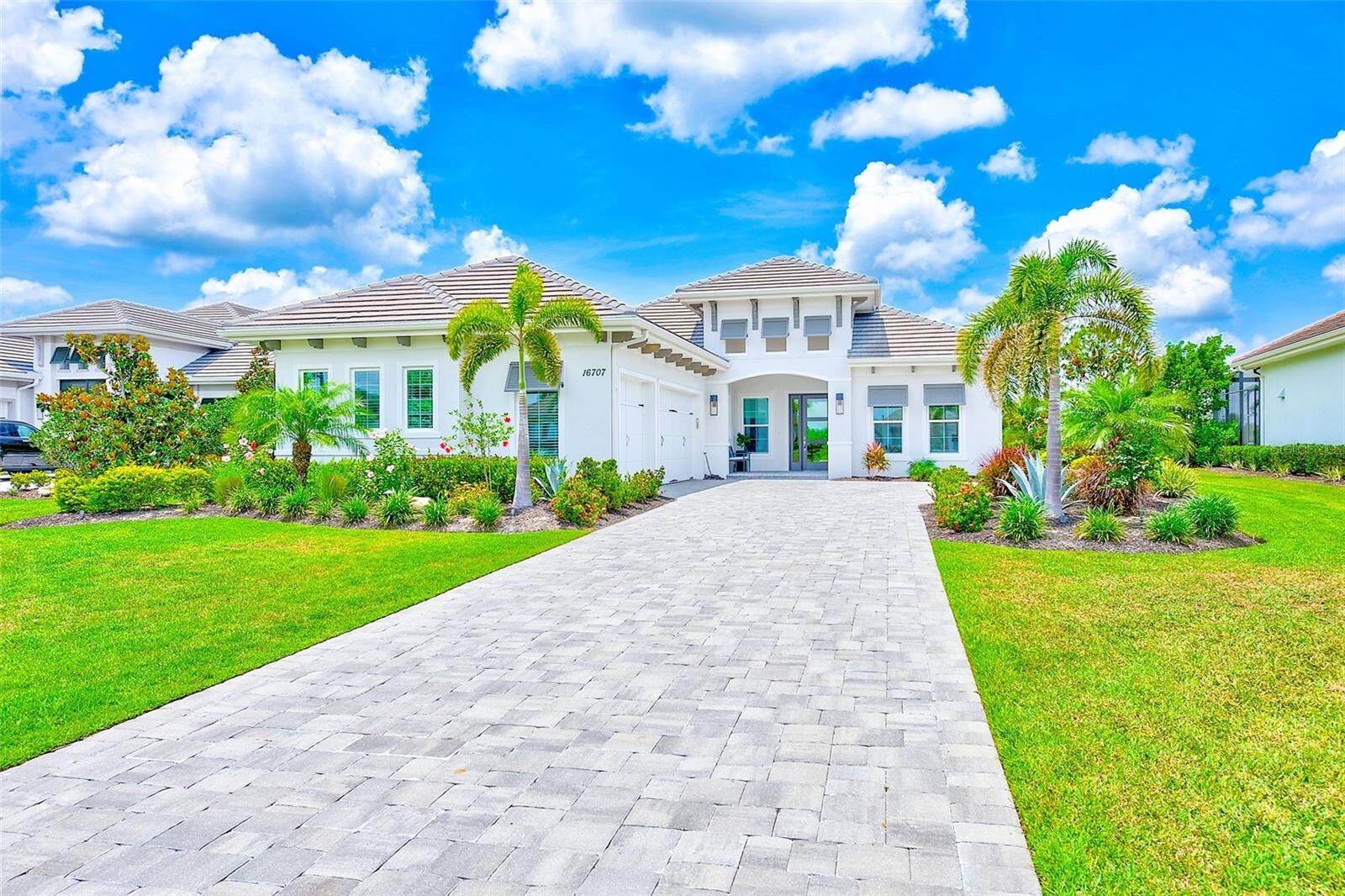 Property Photo: 16707 Verona Place FL 34202