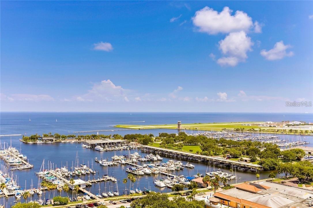 Property Photo: 180 Beach Drive NE 1802 FL 33701