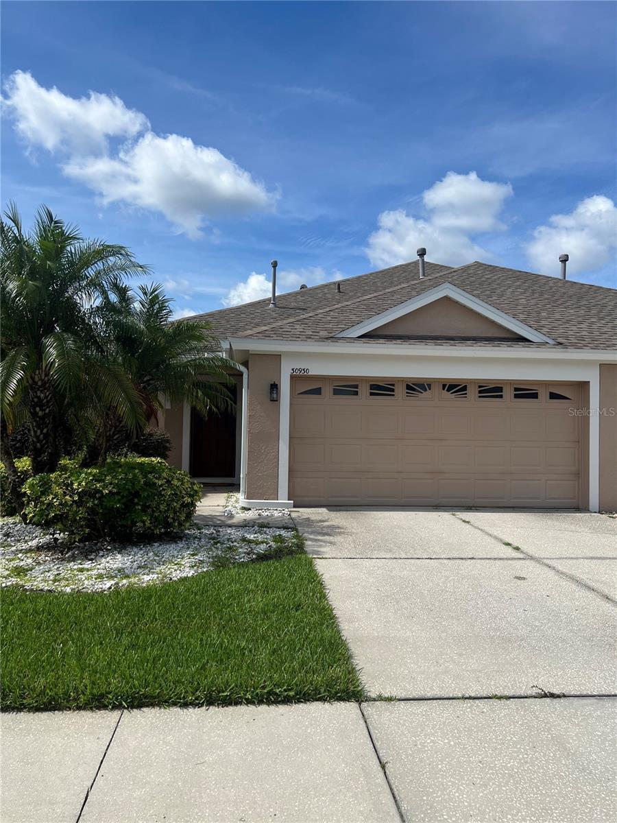 Property Photo: 30930 Whitlock Drive FL 33543