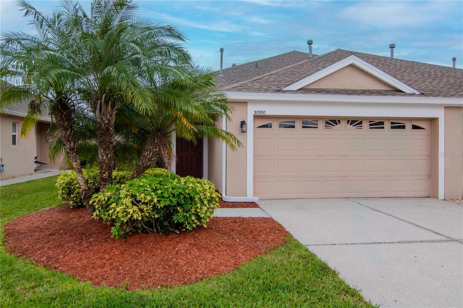 Property Photo:  30930 Whitlock Drive  FL 33543 