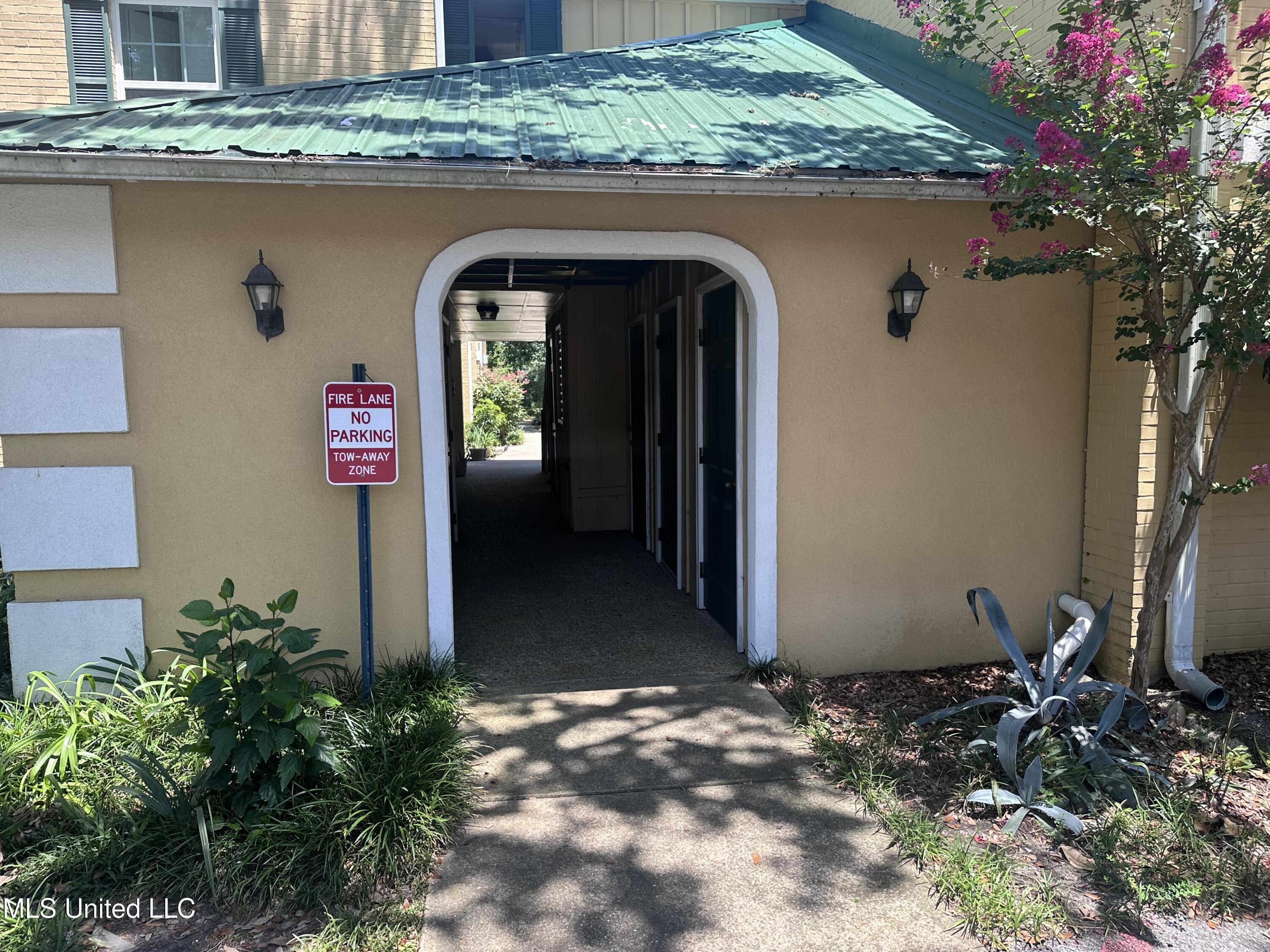 Property Photo: 3310 Washington Unit # 1319 Avenue MS 39581