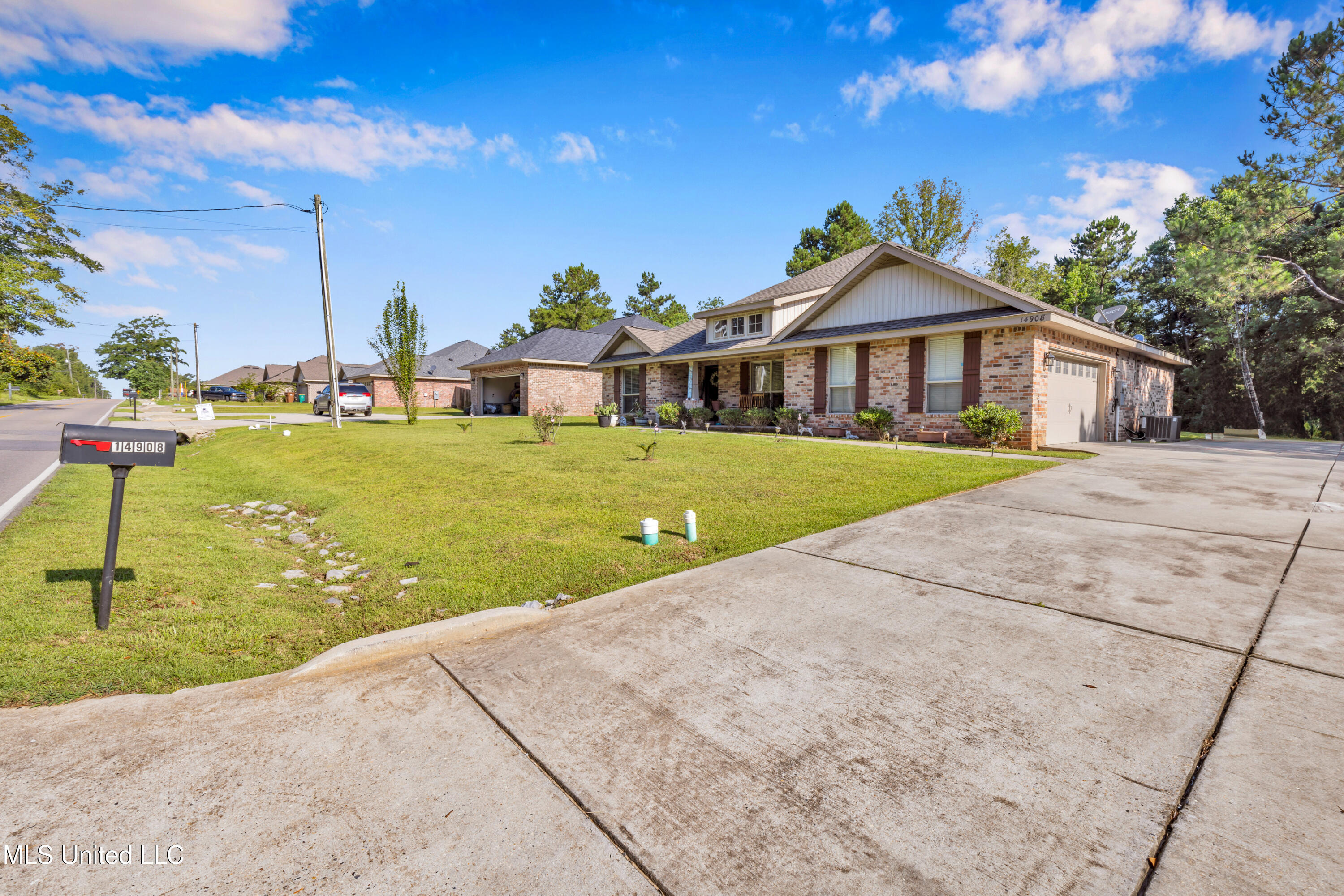 Property Photo: 14908 N Swan Road MS 39503