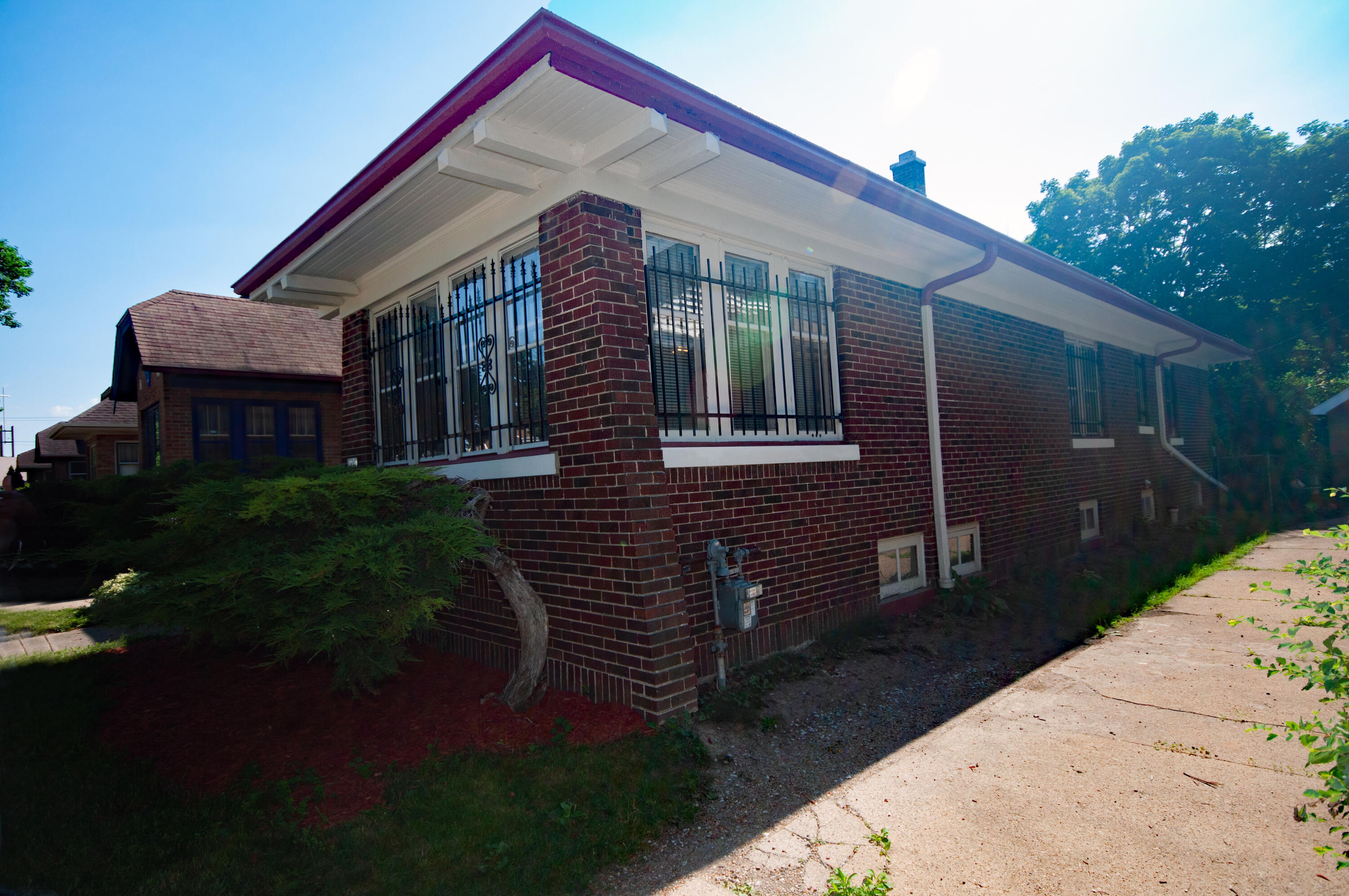 Property Photo: 3927 N 16th St WI 53206