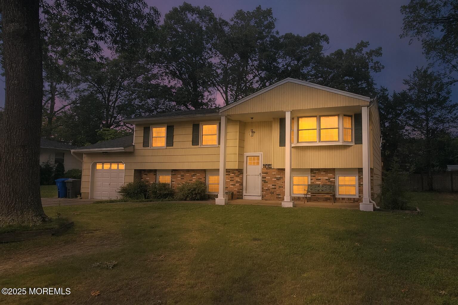 Property Photo:  20 Woodridge Avenue  NJ 08755 