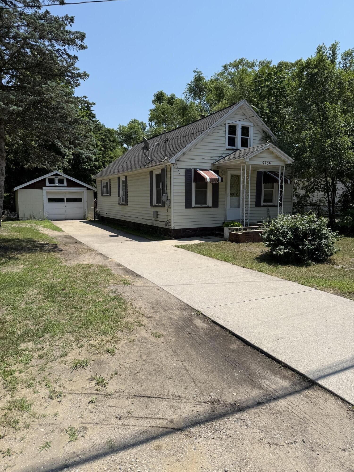 Property Photo: 2754 Huizenga Street MI 49444