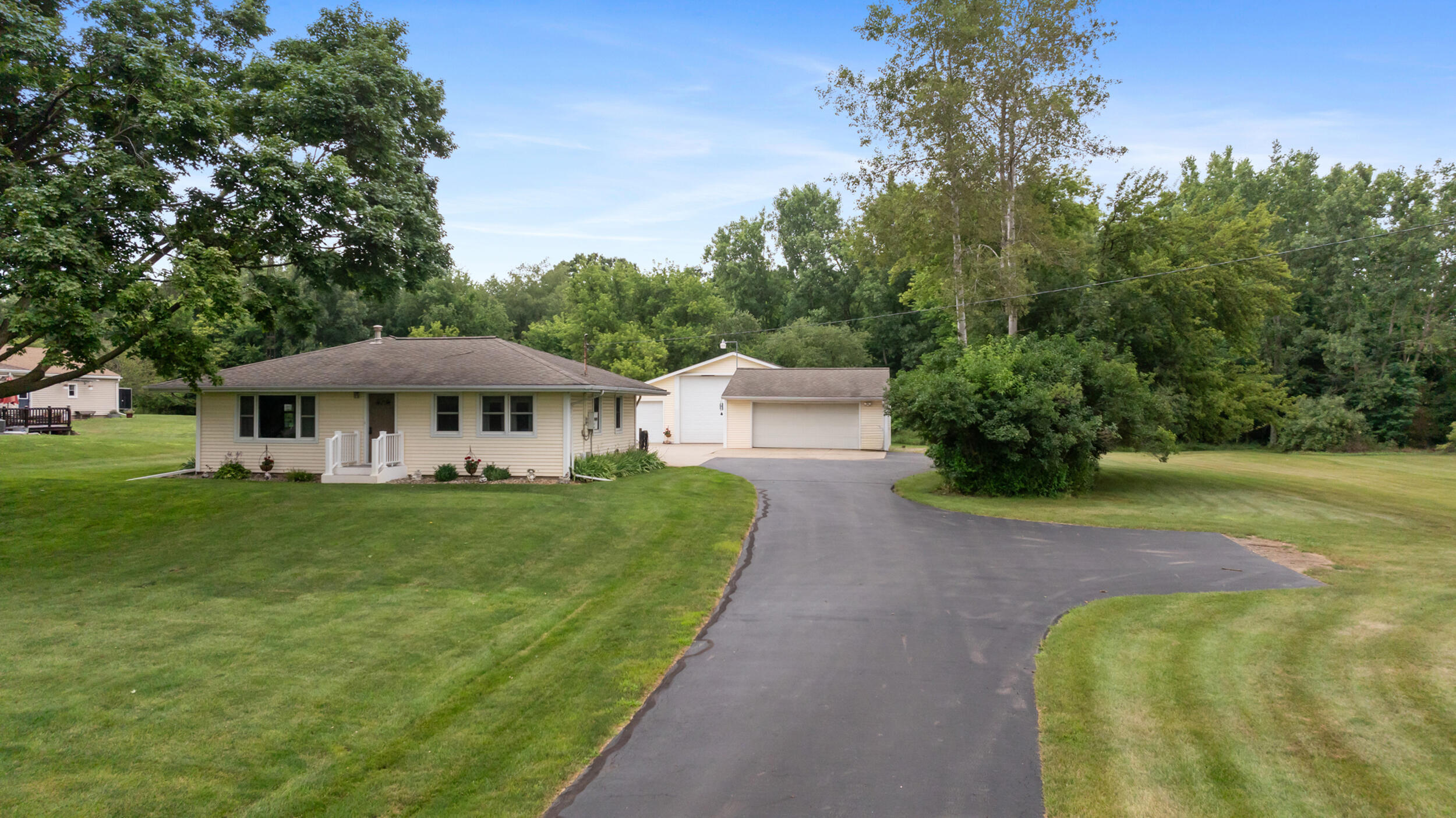 Property Photo: 2230 Oleary Road MI 49201