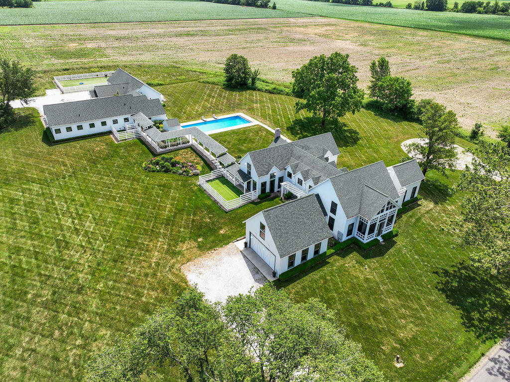 Property Photo: 15337 Pardee Road MI 49113