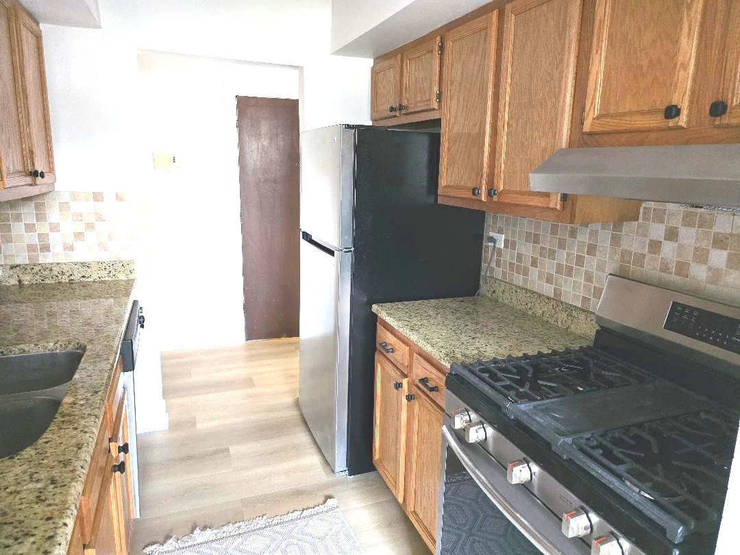 Property Photo: 2212 Country Club Drive 2 IL 60517