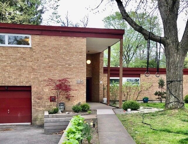 Property Photo:  185 Lakeside Place  IL 60035 