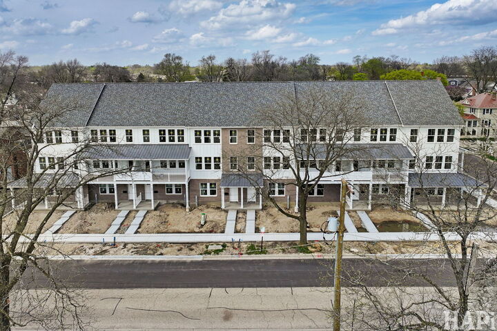 Property Photo:  150 Washington Street 150  IL 60010 