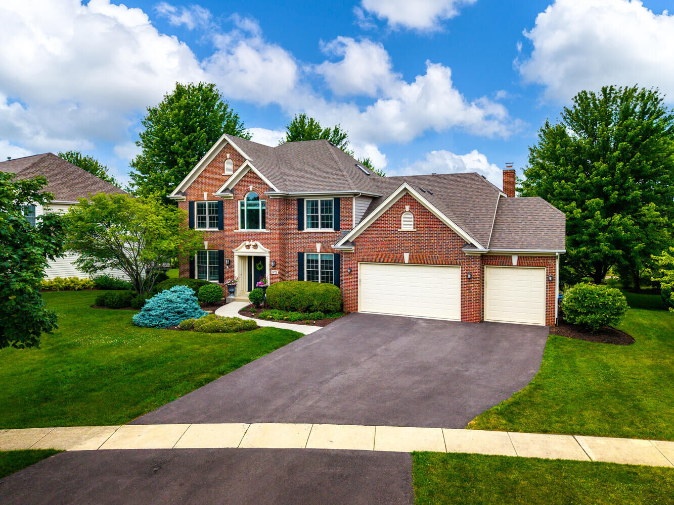 Property Photo: 912 Harbor Town Court IL 60134