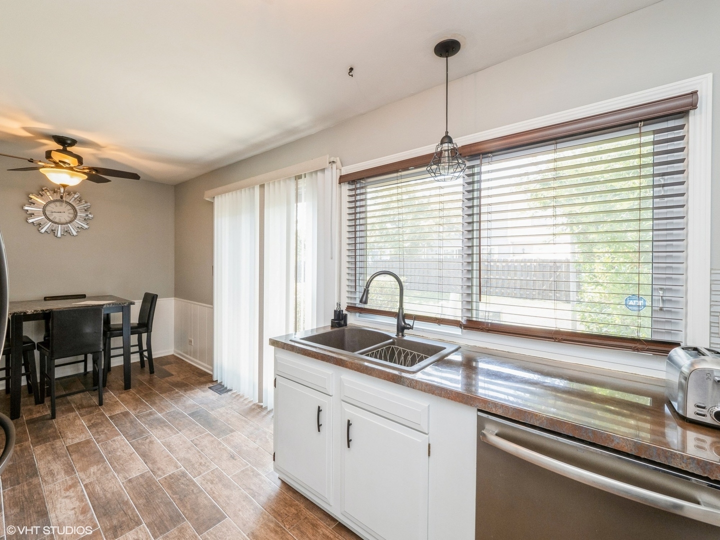 Property Photo:  1988 Oxford Lane  IL 60169 