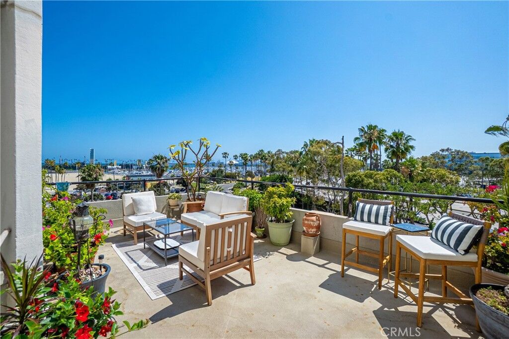Property Photo: 800 E Ocean Boulevard 201 CA 90802