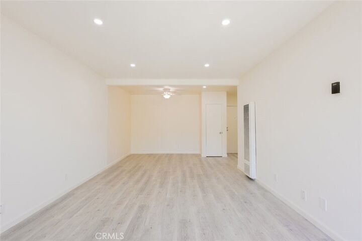 Property Photo: 409 Burchett Street 311 CA 91203