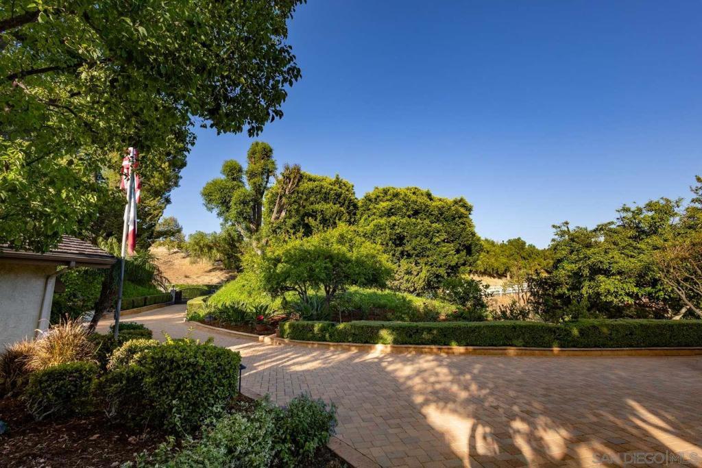Property Photo: 5553 Scenic View Dr CA 92886