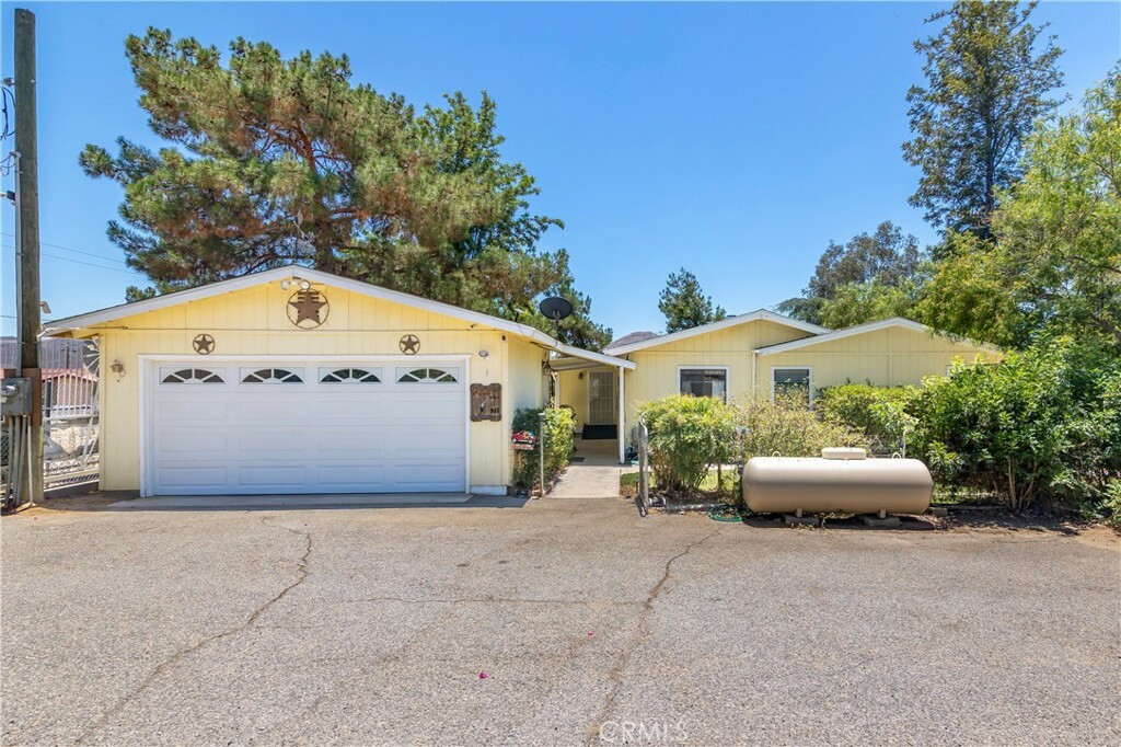 Property Photo: 25195 Jamawag Drive CA 92548