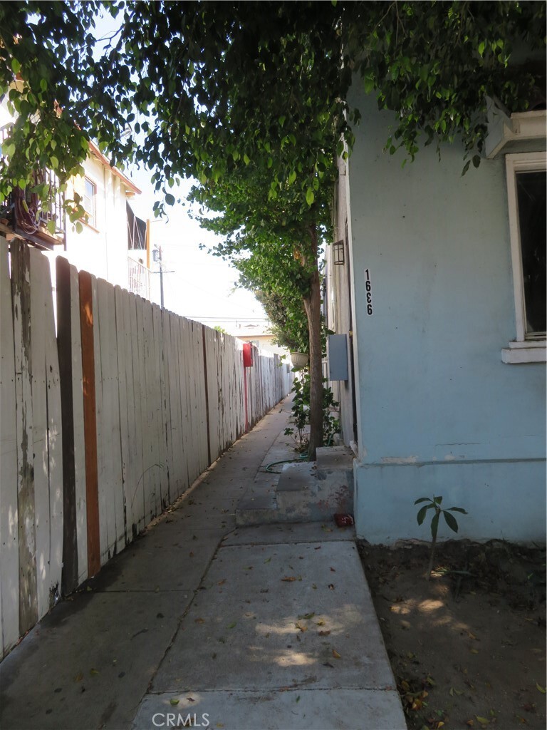 Property Photo:  1636 Pacific Avenue  CA 90813 