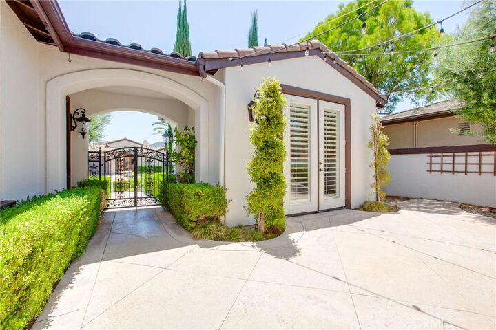 Property Photo: 22910 Banbury Court CA 92562