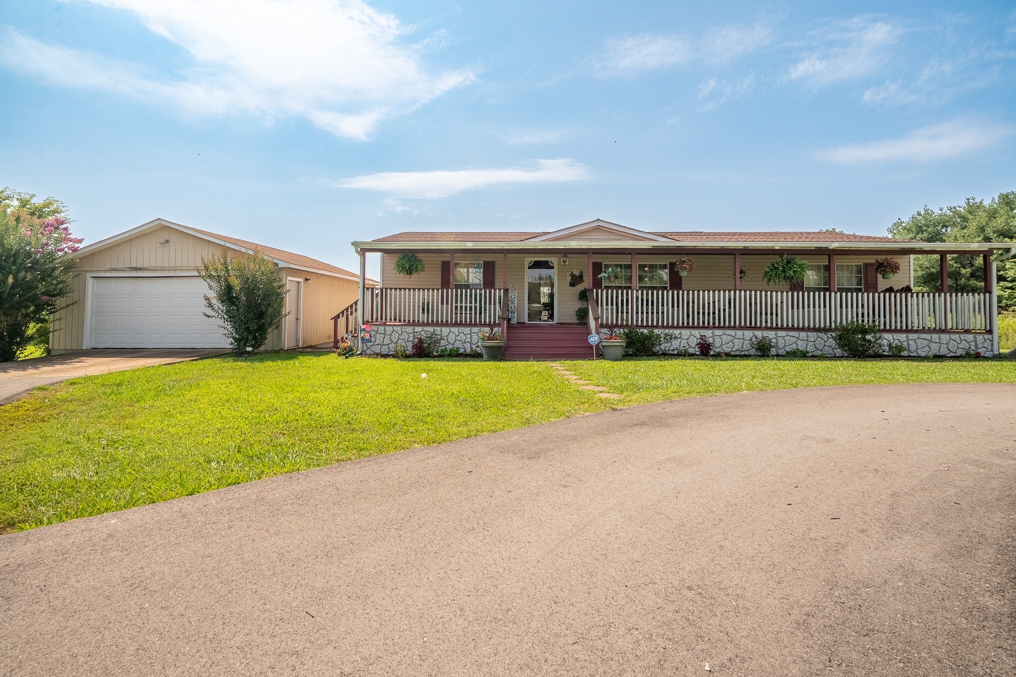 Property Photo: 150 Princess Ct TN 38469
