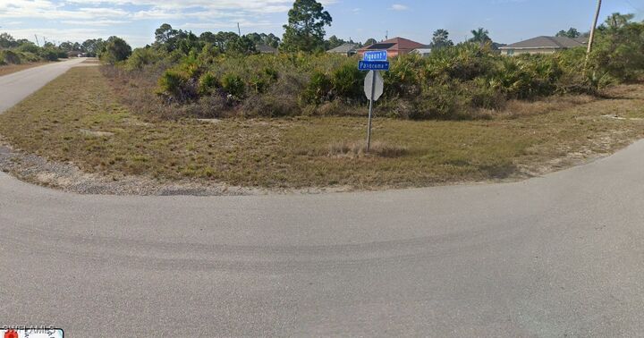 Property Photo:  324 Panorama Avenue  FL 33974 