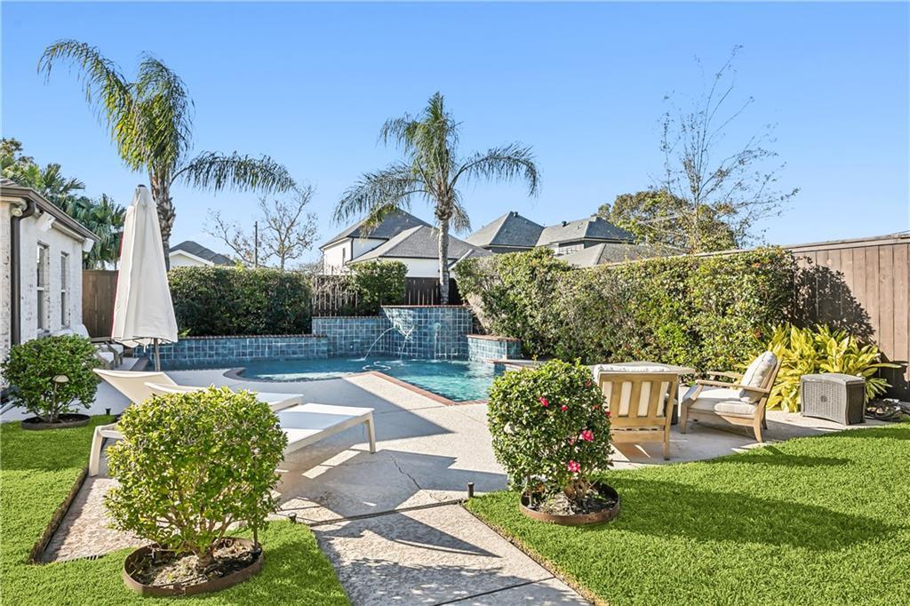 Property Photo: 1456 Cherokee Avenue LA 70005