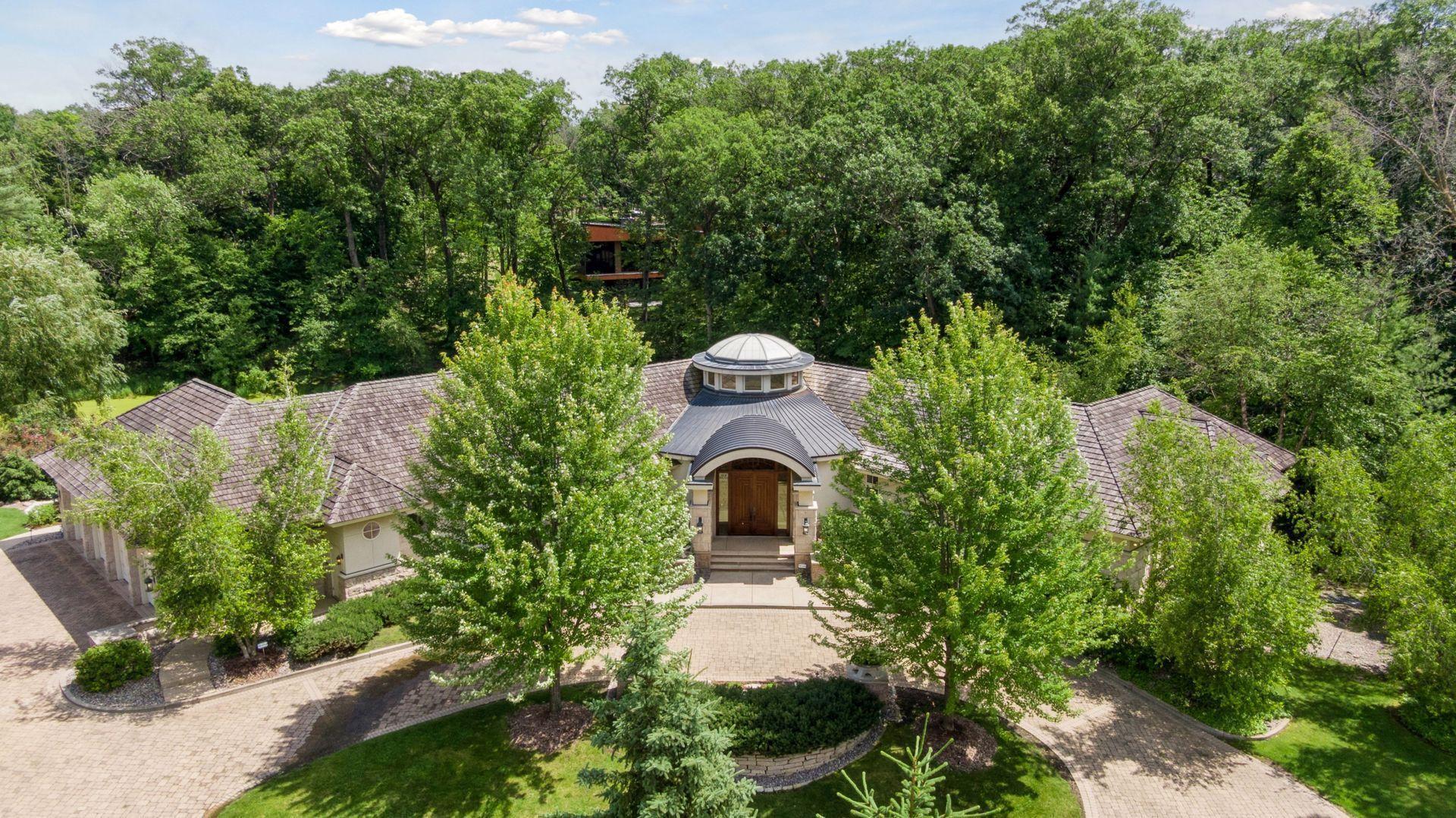 Property Photo: 1989 Dwight Lane MN 55305