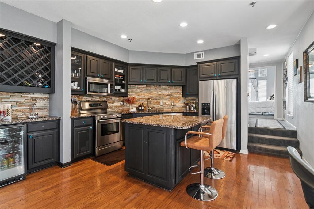 Property Photo:  3235 Cole Avenue 85  TX 75204 