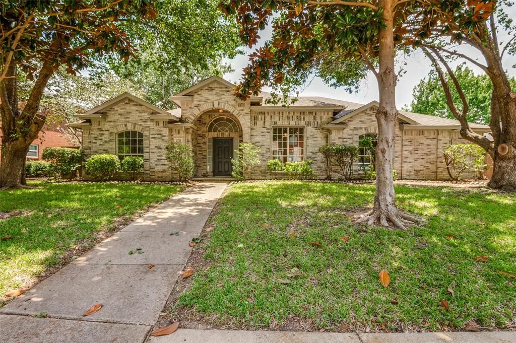 Property Photo:  2723 Olympia Drive  TX 75052 