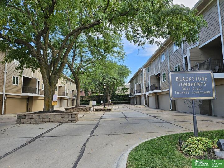Property Photo:  524 S 36 Court  NE 68105-9999 