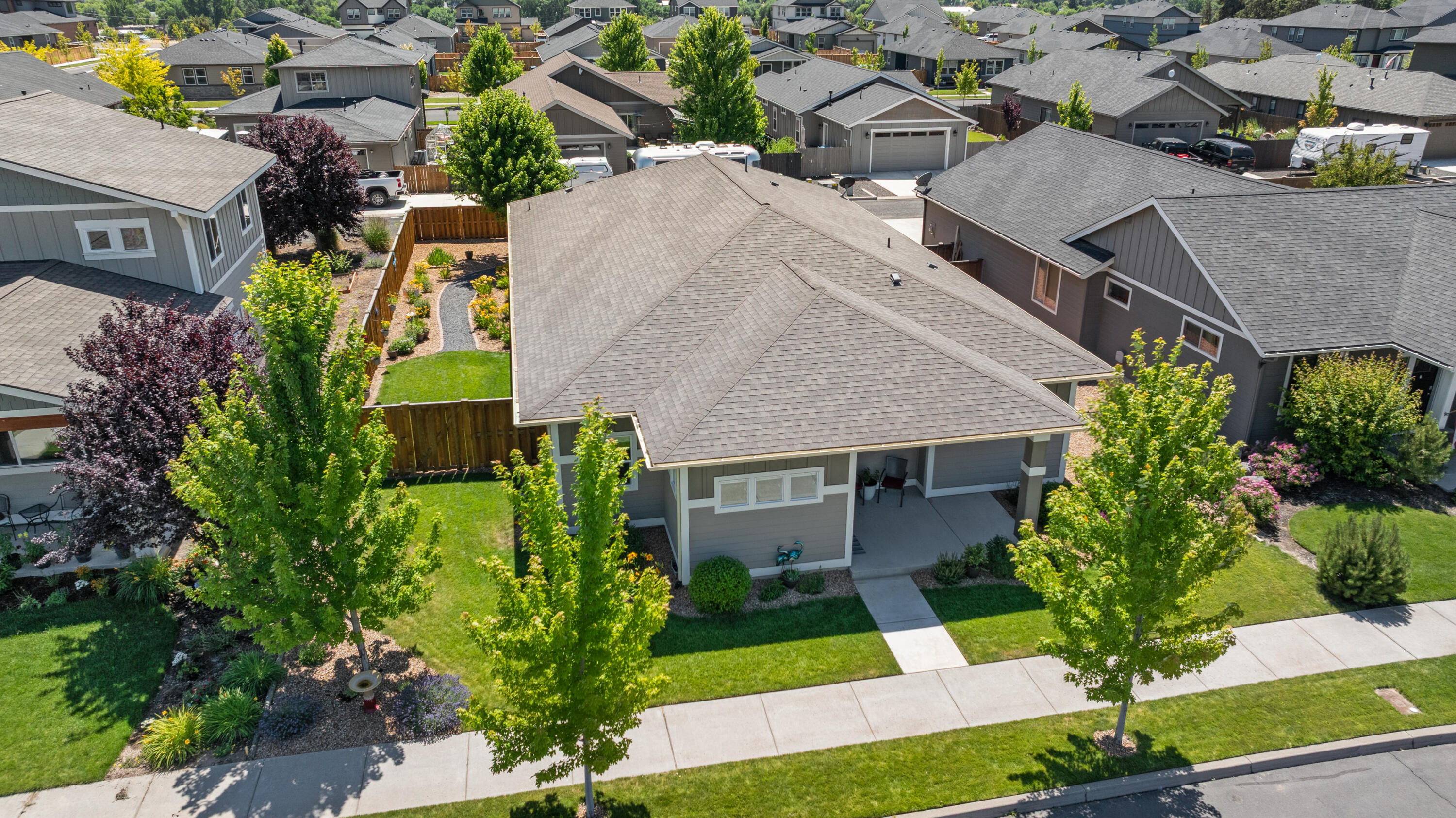 Property Photo: 742 NE Union Loop OR 97754