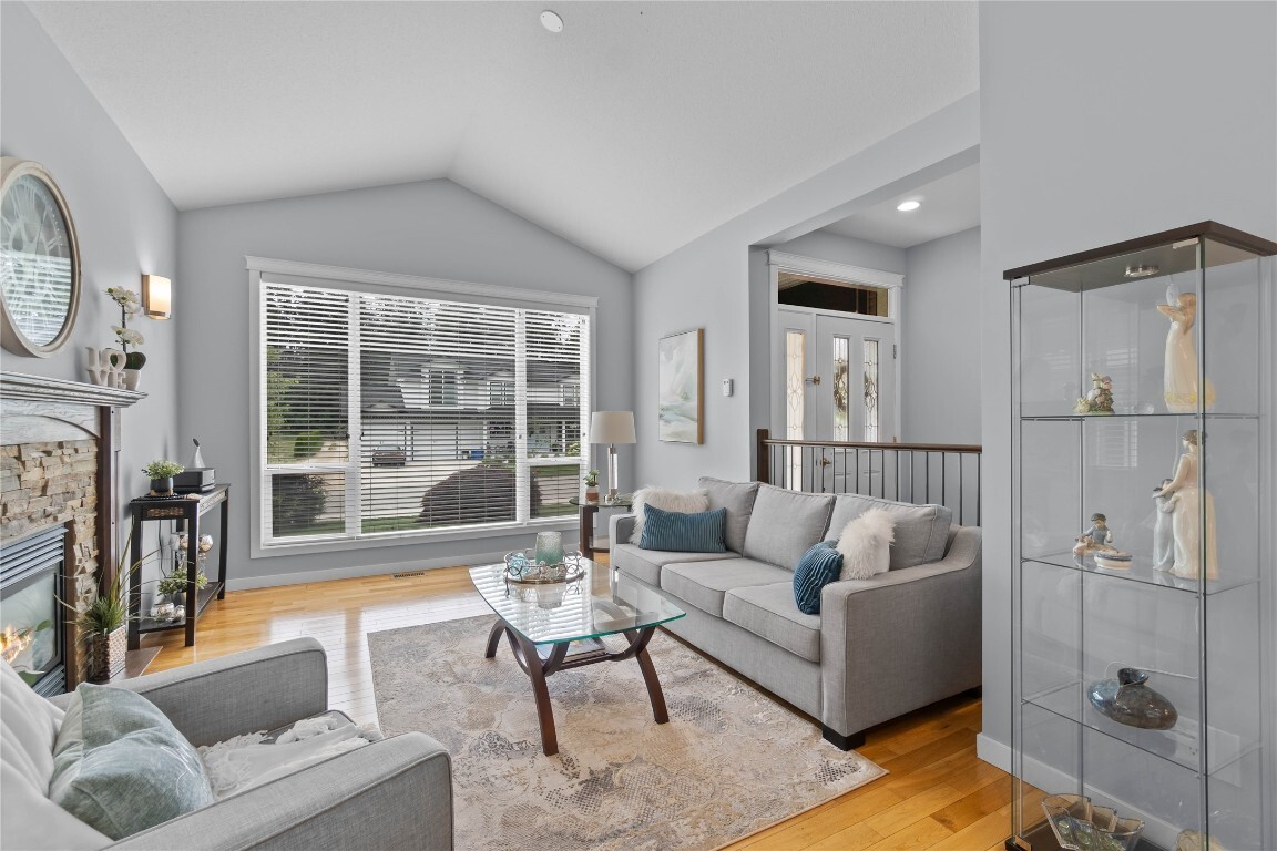 Property Photo: 1830 22 Street NE BC V1E 4N3