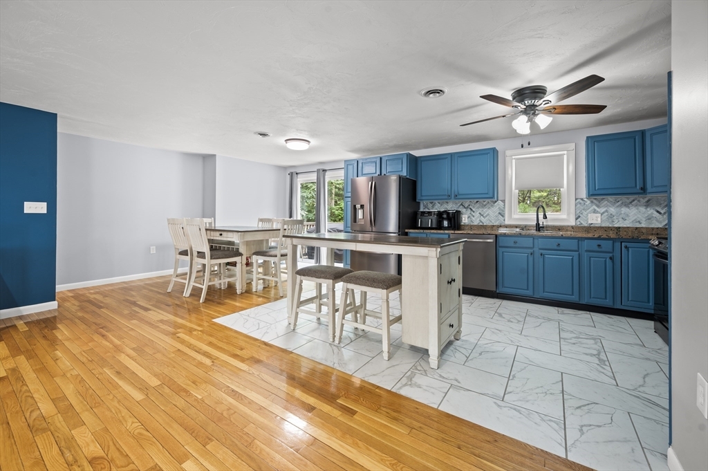 Property Photo:  44 Mahogany Run 44  MA 01453 