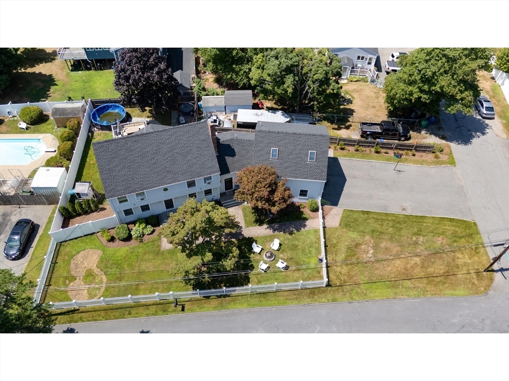 Property Photo:  19 Mohawk Rd  MA 01803 