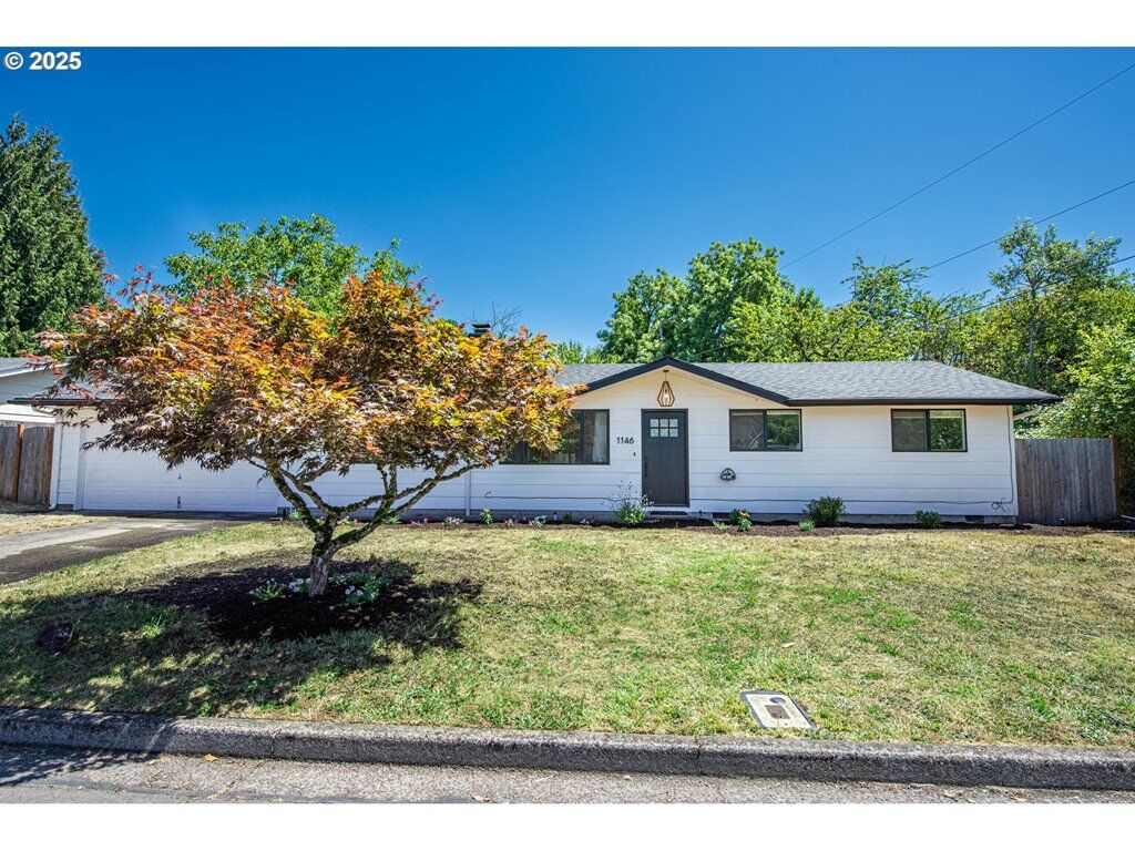 Property Photo:  1146 Cinnamon Ave  OR 97404 