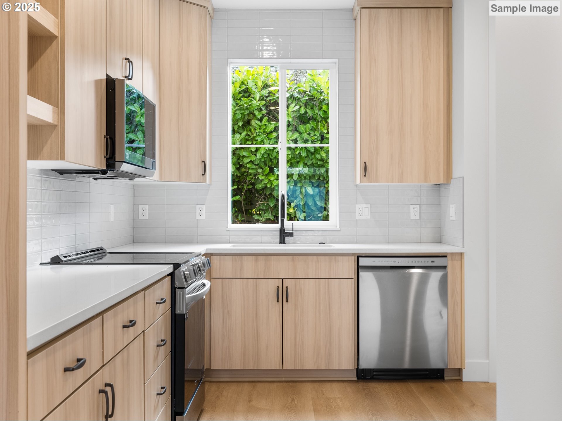 Property Photo: 4079 SE Milwaukie Ave 5 OR 97202