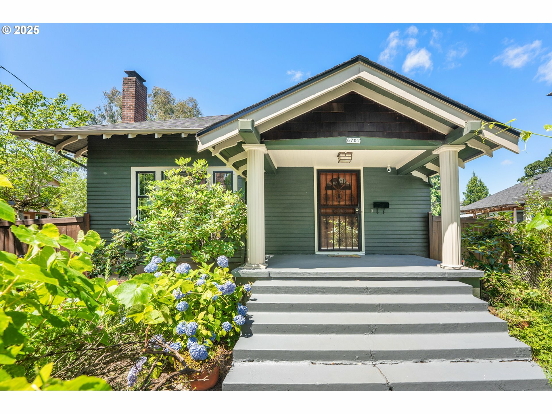 Property Photo: 6707 N Curtis Ave OR 97217