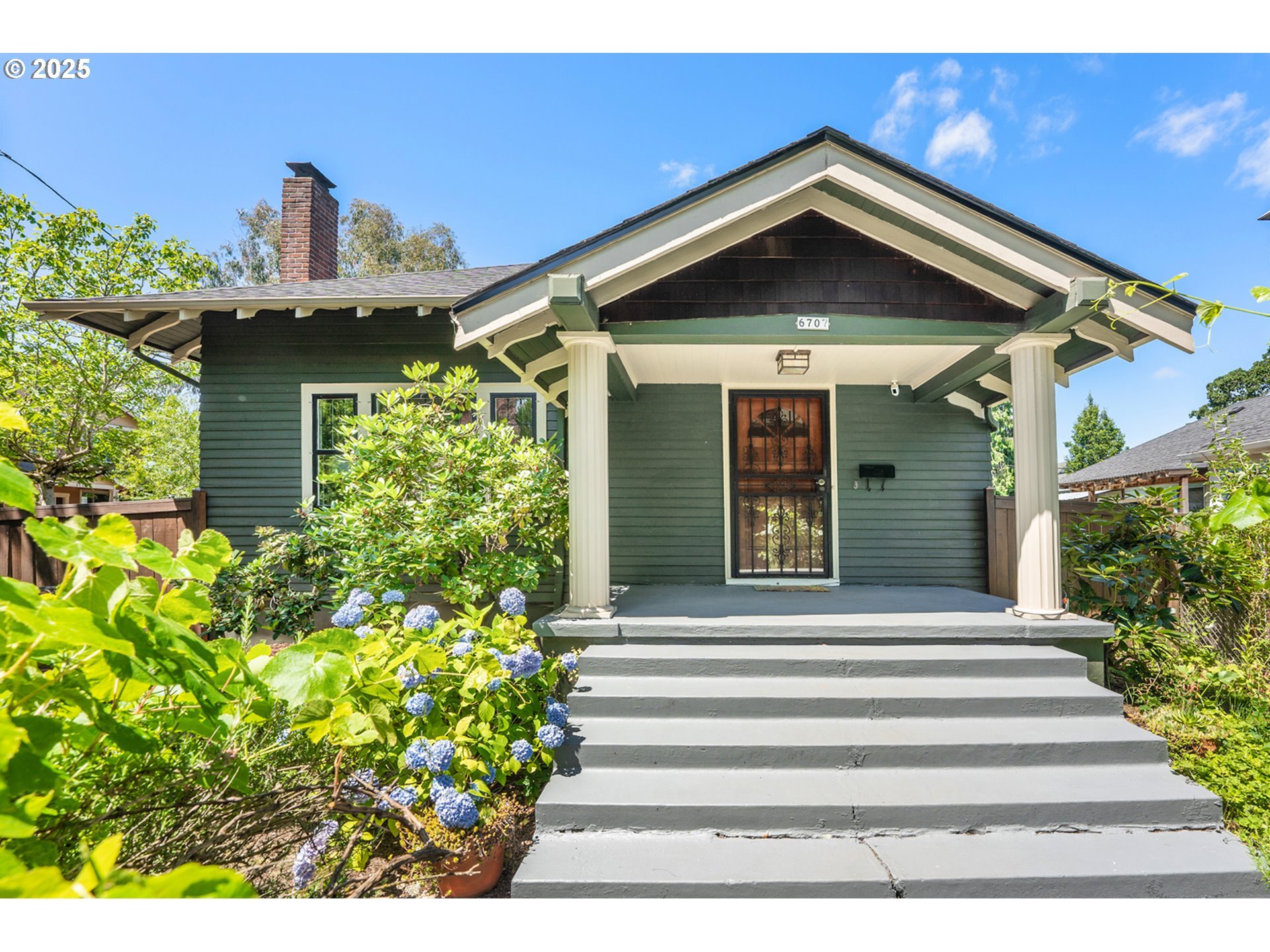 Property Photo: 6707 N Curtis Ave OR 97217