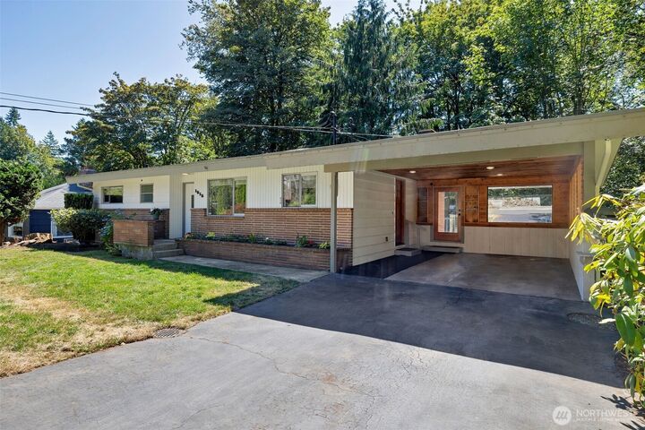 Property Photo:  1515 NE 106th Street  WA 98125 
