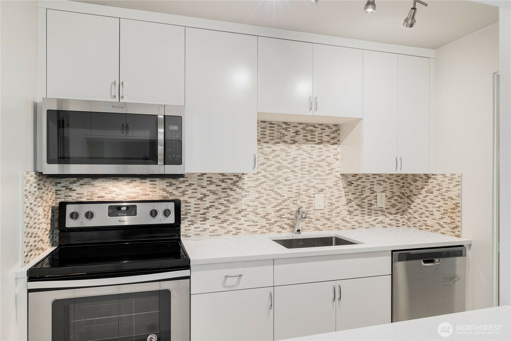 Property Photo: 5101 NE 55th Street 103 WA 98105