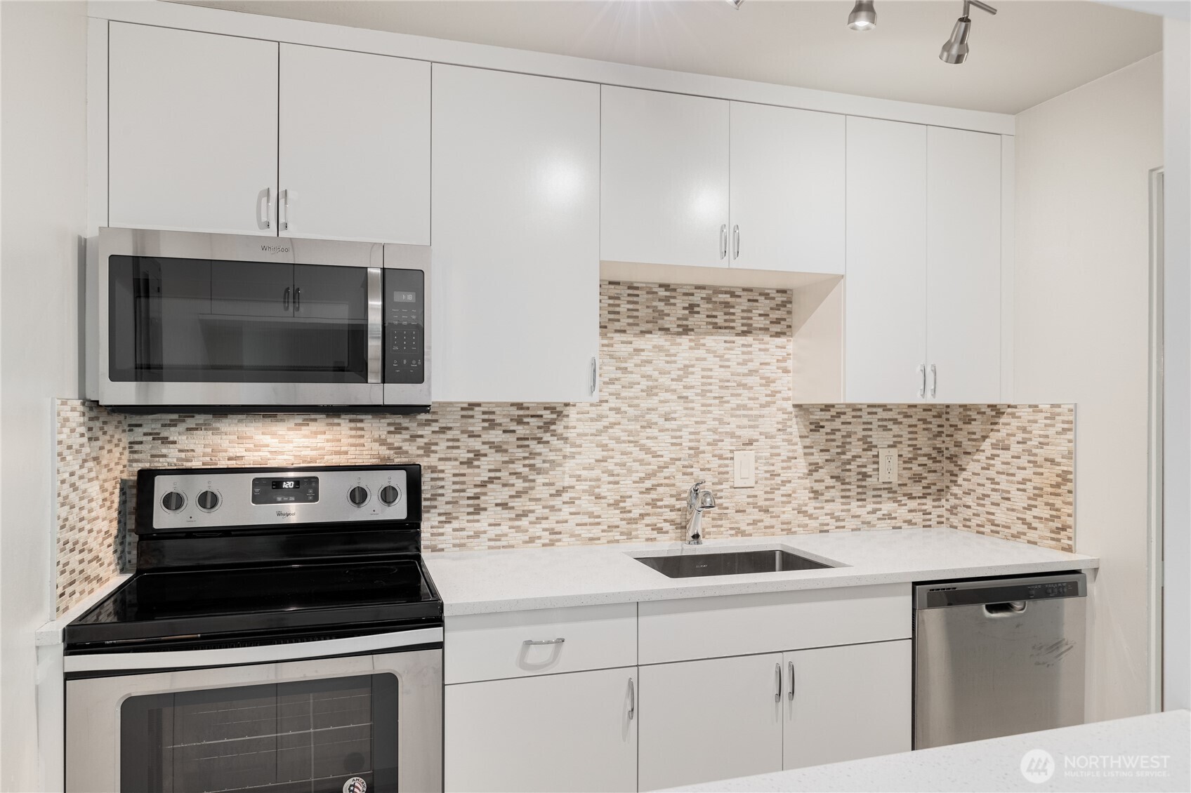 Property Photo: 5101 NE 55th Street 103 WA 98105