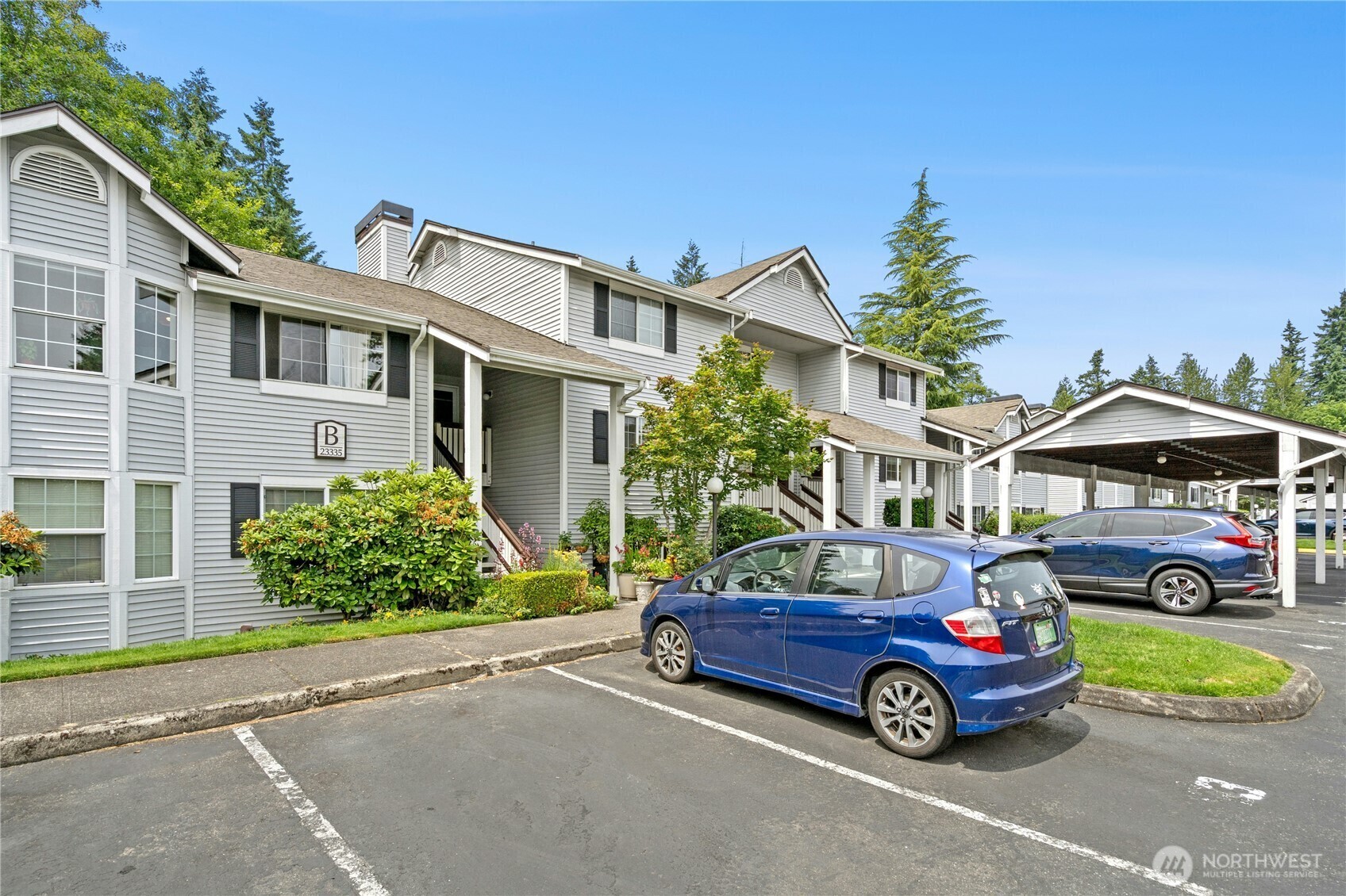 Property Photo: 23335 Cedar Way B204 WA 98043