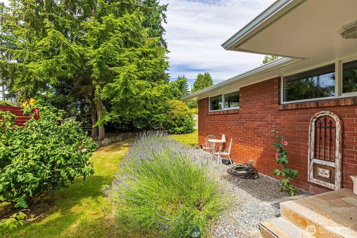 Property Photo:  7923  220th Street SW  WA 98026 