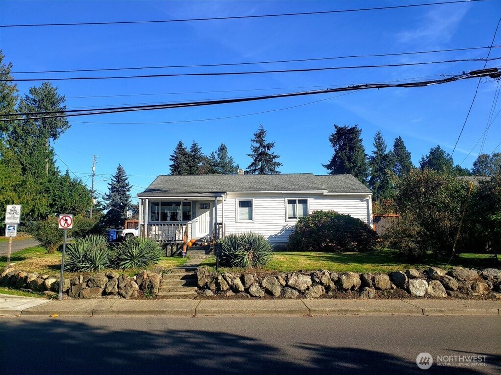 Property Photo: 13502 24th Avenue S WA 98168