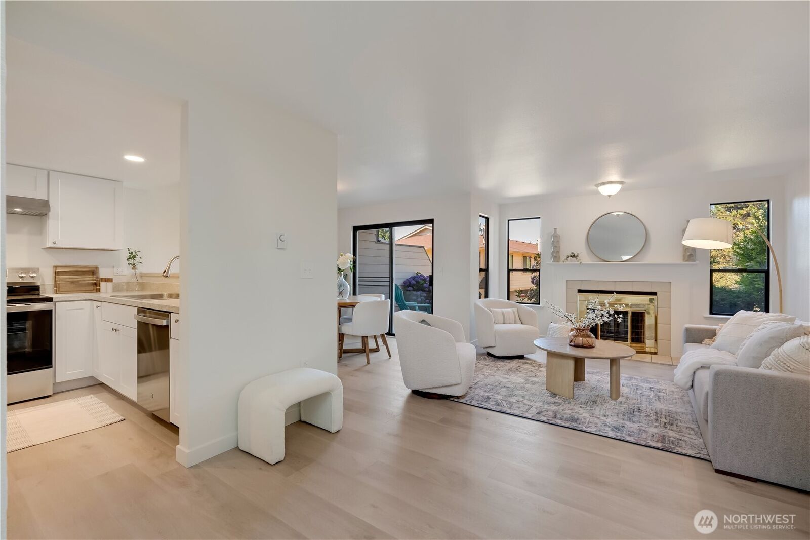 Property Photo:  25015  110th Avenue SE B  WA 98030 