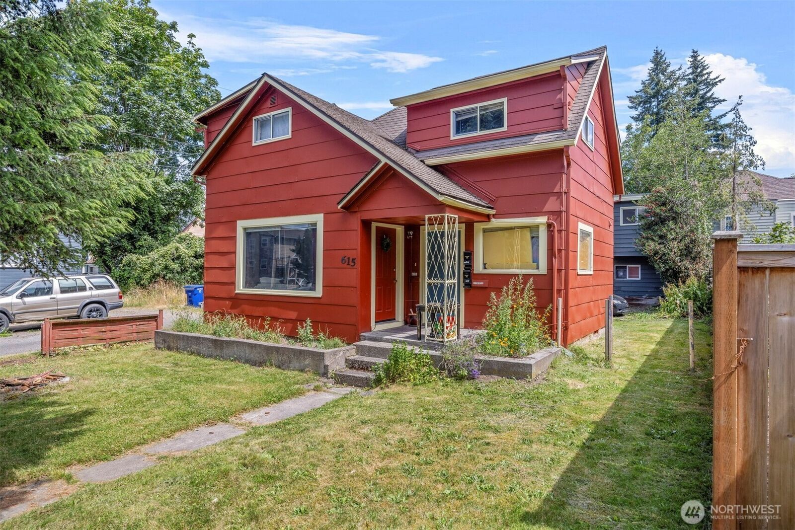 Property Photo: 615 E Myrtle Street WA 98225