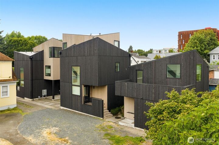Property Photo:  926  23rd Avenue  WA 98122 