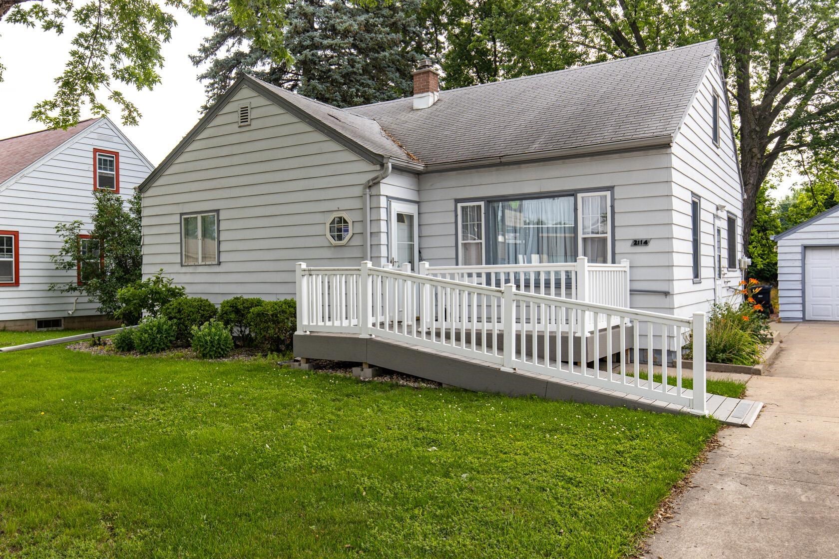 Property Photo:  2114 N Richmond Street  WI 54911 
