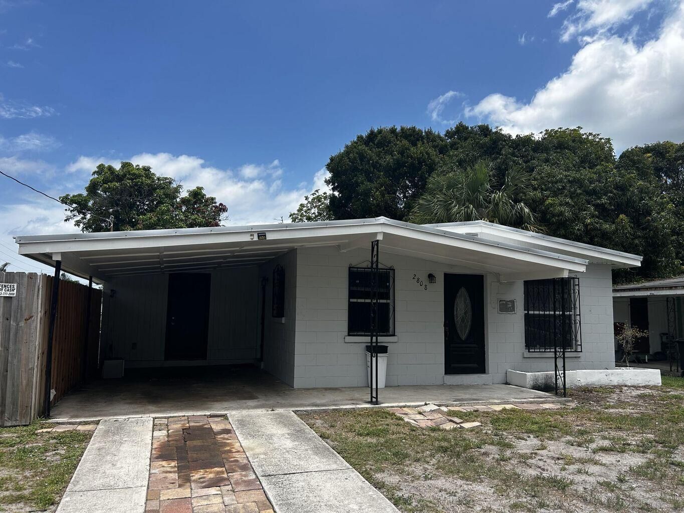 Property Photo: 2808 Avenue I FL 34947