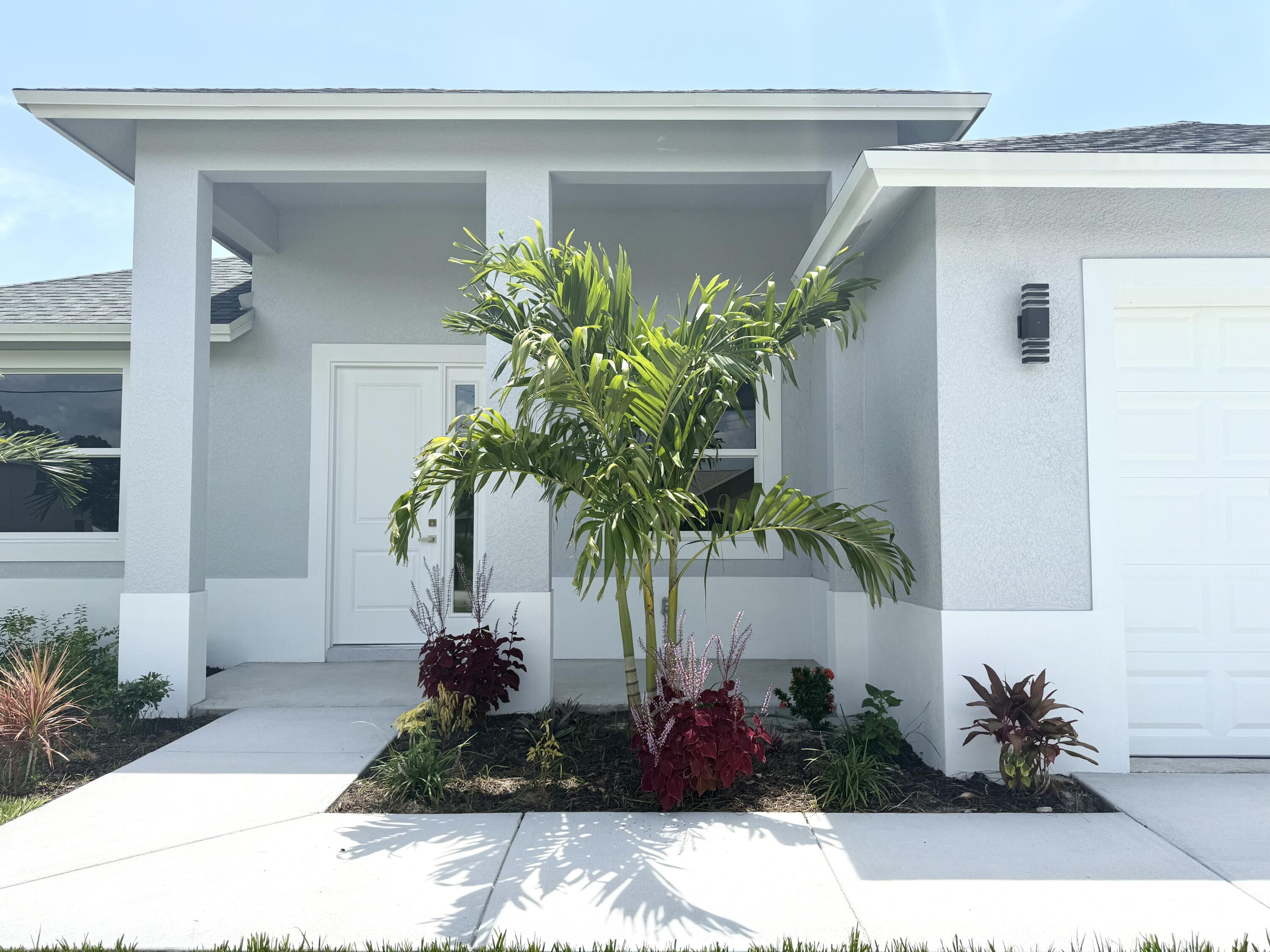 Property Photo: 5941 NW Center Street FL 34986